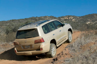 Illustration for article titled Why Lexus TX Is A Terrible Name For Their Three-Row Crossover